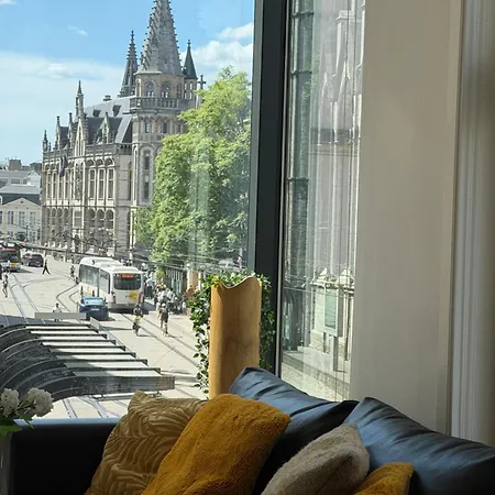 Historic Centre - Belfry & St Nicholas Church View ヘント